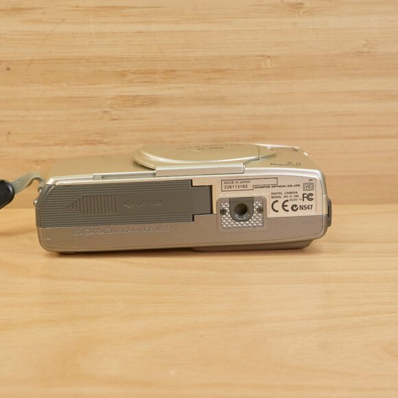 Vintage Olympus Camedia D-380 / 2.0MP Compact Digital Camera / Tested - Picture 8 of 10